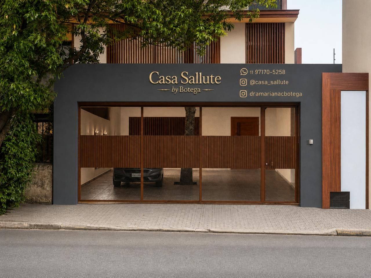 Fachada da Casa Sallute by Botega durante o dia, em São Paulo